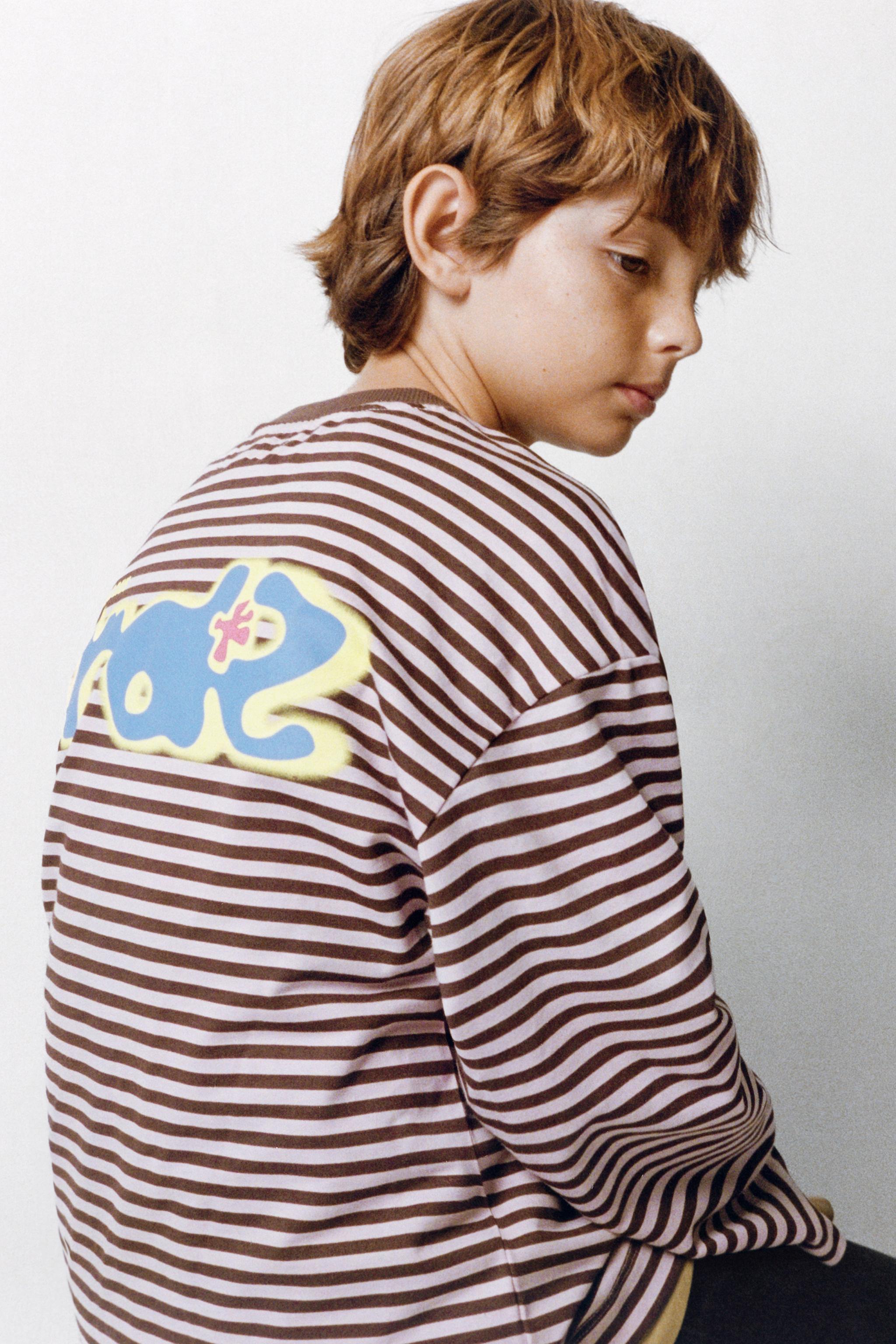 STRIPED EMBROIDERED TEXT T-SHIRT